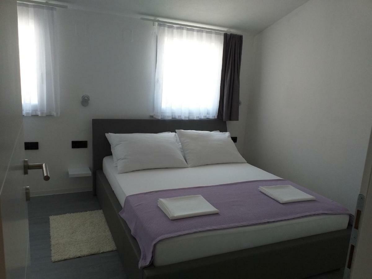 Appartement Mayana à Cesarica Extérieur photo
